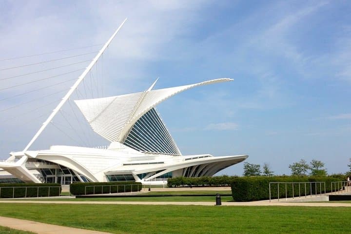 Milwaukee Self-Guided Scavenger Hunt — A Splash of Color: Lakefront to Third Ward photo 3