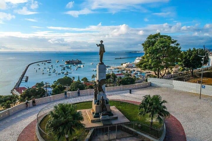 Historical Bahia Walking Tour — Pelourinho & Farol da Barra photo 5
