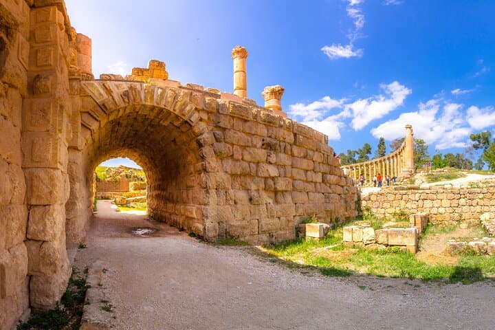 Jerash and Dead Sea Private Day Trip from Amman: Roman Ruins & Floating Experience photo 4