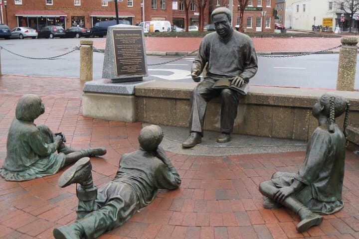 Annapolis Scavenger Hunt: Red Bricks & Blue Views — Self-Guided City Adventure photo 2