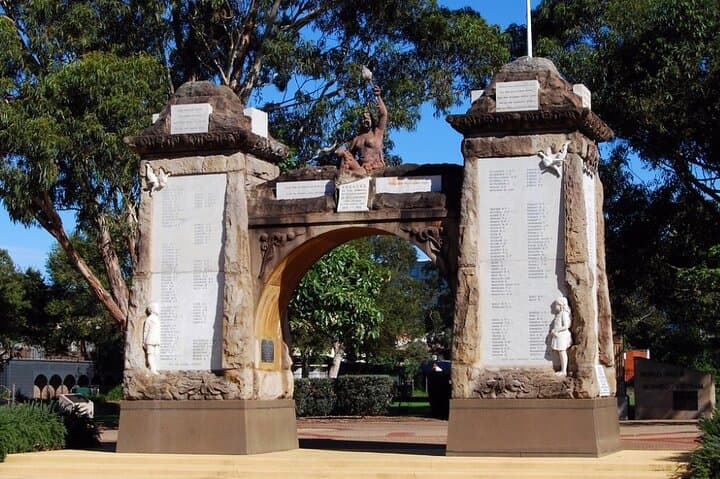 Wollongong Scavenger Hunt: Discover Downtown History & Hidden Gems photo 3