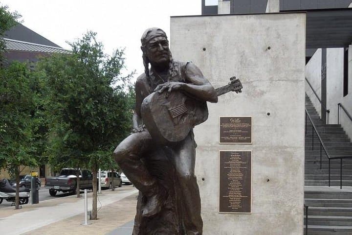 Self-Guided Austin Scavenger Hunt: Birds, Bats, BBQ & Bass in Downtown Austin photo 2