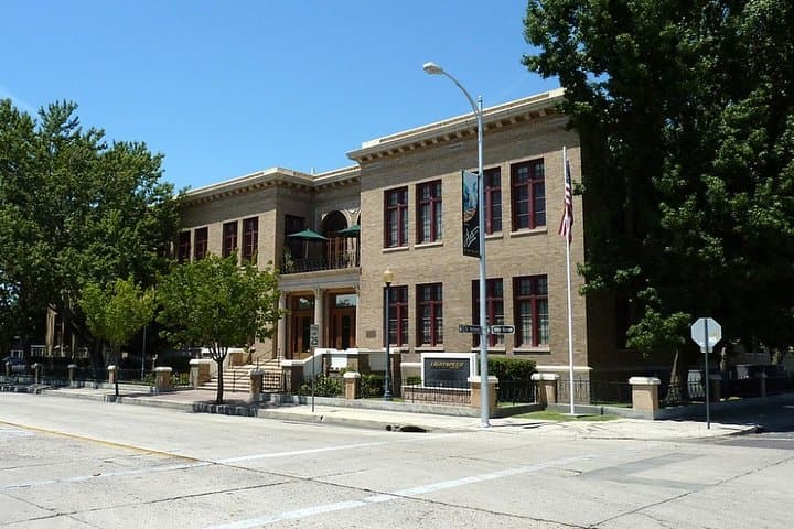 resilient-bakersfield-scavenger-hunt-self-guided-city-adventure photo 5