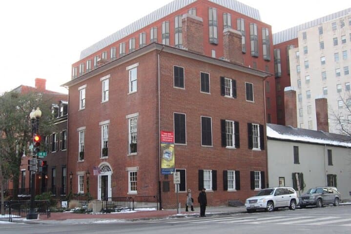 Ghost Hunt Through Washington D.C.: Self-Guided Scavenger Scavenger Hunt photo 4