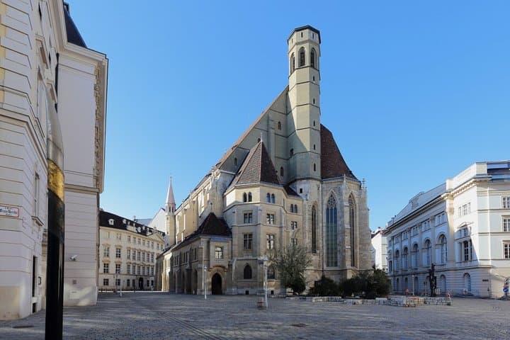 Vienna Scavenger Hunt — Innere Stadt Self-Guided Adventure photo 6