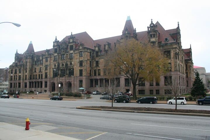 St Louis Scavenger Hunt: Explore Downtown West with Lets Roam photo 2