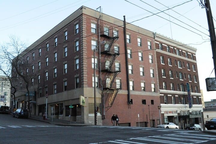 Plunging Seattle’s Depths: Self-Guided Downtown Scavenger Hunt in Pioneer Square & Chinatown