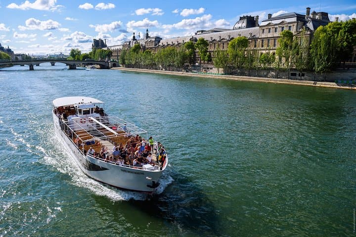 Seine Electric River Cruise: 1-Hour Guided Tour from the Eiffel Tower photo 3