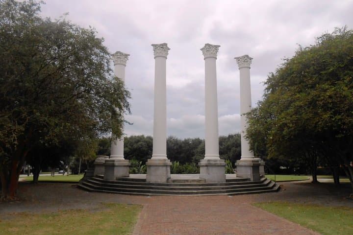 Charleston Scavenger Hunt: Castles, Cannons & College Campus Adventure photo 5