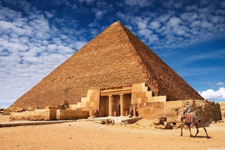 Giza Pyramids Day Tour with Evening Nile Dinner Cruise photo 3