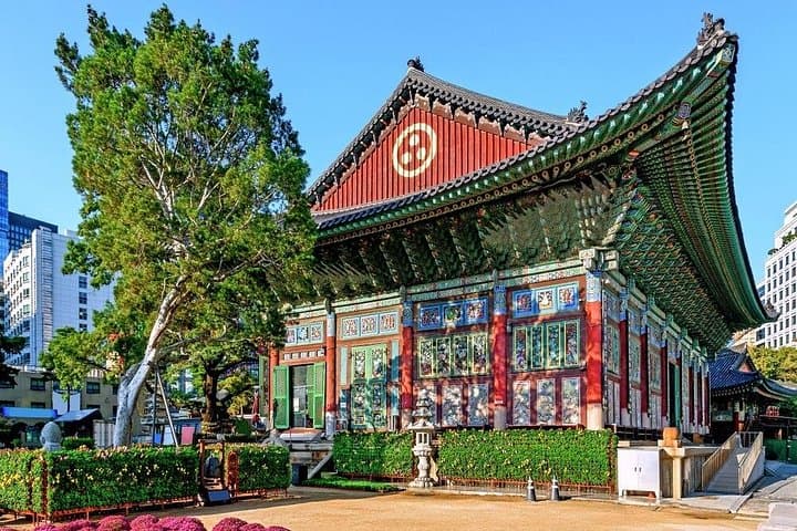 Seoul Scavenger Hunt: Self-Guided Adventure Through Insadong & Gwanghwamun photo 3