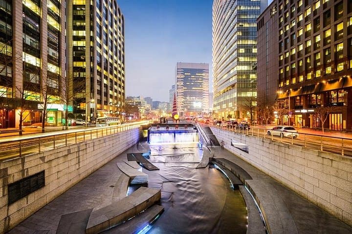 Seoul Scavenger Hunt: Self-Guided Adventure Through Insadong & Gwanghwamun photo 6