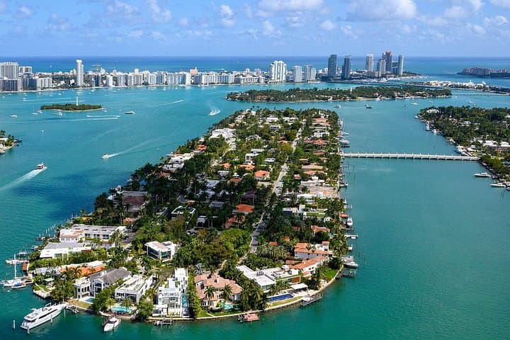 Helicopter Tour Over Hard Rock Guitar, Miami Beach & Fort Lauderdale Shoreline photo 4
