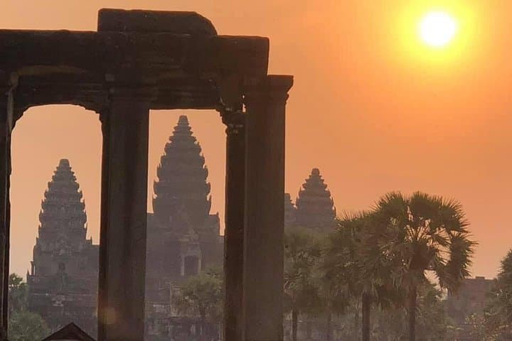 Angkor Wat Sunrise Tour: Temple-Hopping at Dawn in Siem Reap photo 3