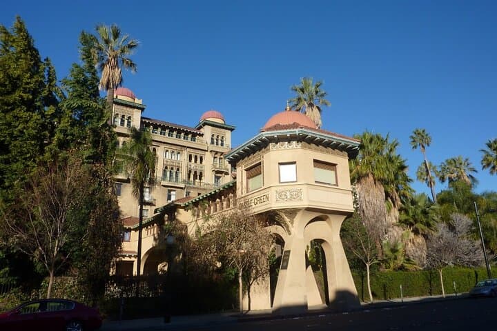 Pasadena in Full Bloom: Self-Guided Scavenger Hunt Through Old Pasadena photo 4