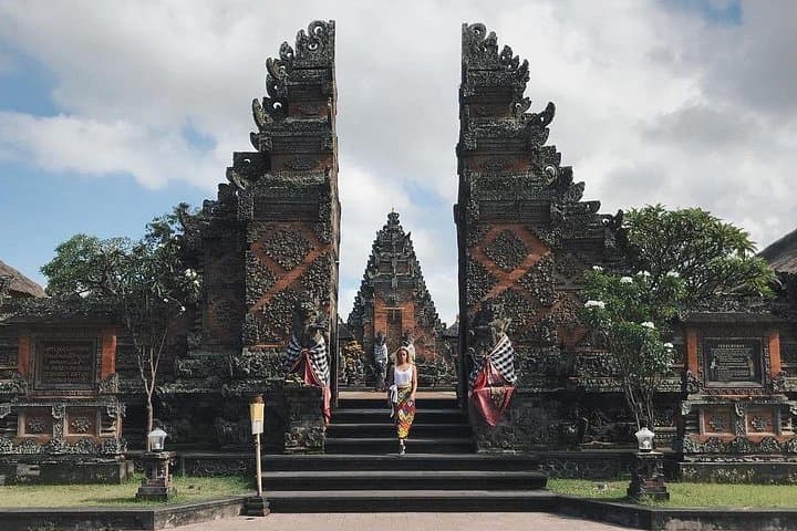Private Ubud Day Tour: Monkey Forest, Tegalalang & Tegenungan (Free WiFi) photo 4
