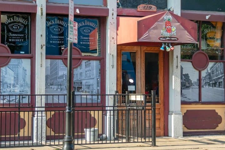 Dayton Bar Hunt: App-Led Scavenger Crawl Through the Oregon District photo 6