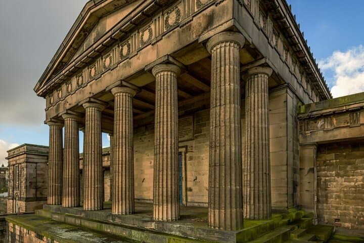 Edinburgh Scavenger Hunt: Lets Roam Through Old Town Secrets photo 5