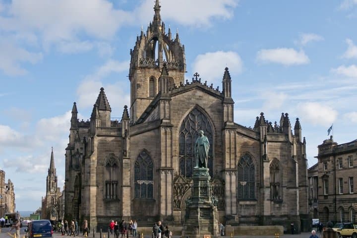 Edinburgh Scavenger Hunt: Lets Roam Through Old Town Secrets photo 6