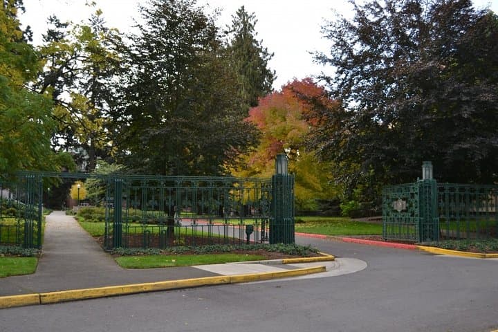 Eugene Campus Scavenger Hunt — Waddle Around Campus Self-Guided Adventure photo 3