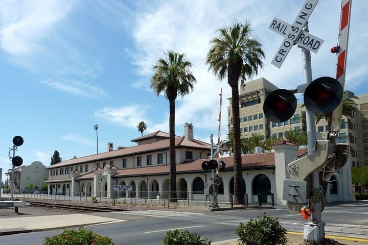 Fresno Art & History Scavenger Hunt: A Self-Guided Downtown Adventure photo 3