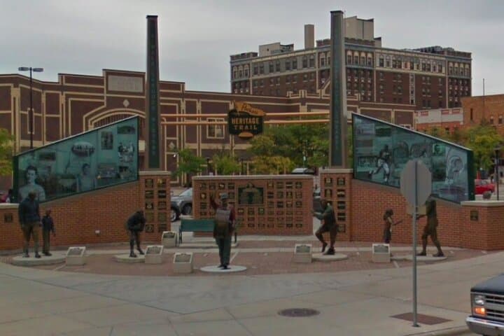Explore Green Bay on a Victory in Titletown Scavenger Hunt photo 5