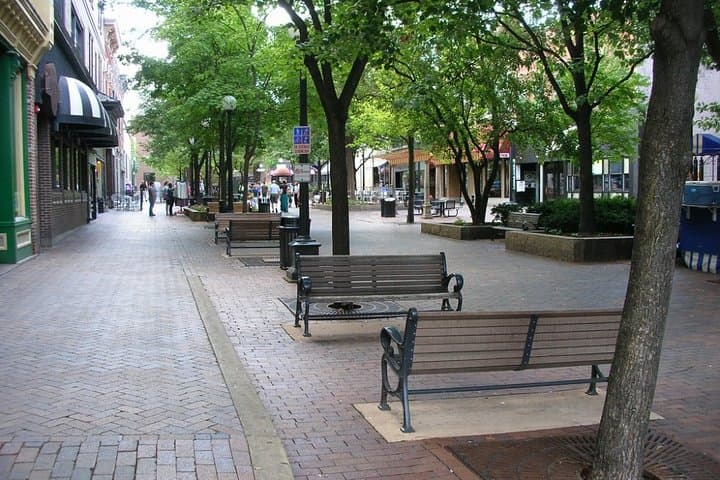 Iowa City Scavenger Hunt: Self-Guided City of Literature Photo Adventure photo 6