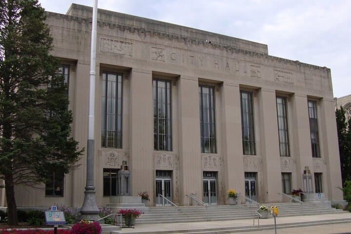 Kalamazoo Scavenger Hunt: Self-Guided City Adventure with Let’s Roam photo 3