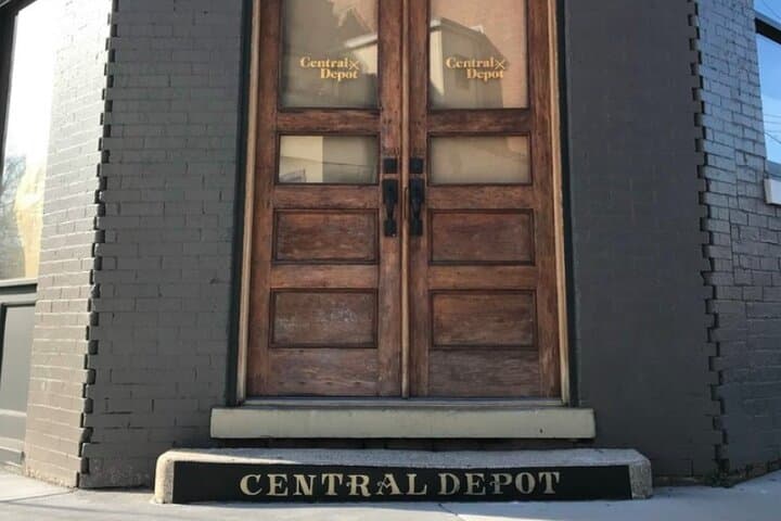 Knoxville Bar Adventure Hunt: Self-Guided Let's Roam Pub Crawl photo 3