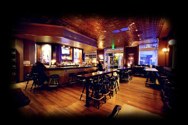 Long Beach Bar Crawl Adventure Hunt: Self-Guided Pub Quiz & Photo Challenges photo 2