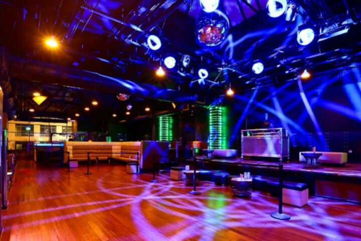 Long Beach Bar Crawl Adventure Hunt: Self-Guided Pub Quiz & Photo Challenges photo 4