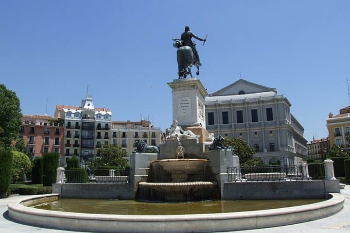 Madrid Scavenger Hunt: Puerta del Sol, San Miguel Market & Royal Secrets photo 2