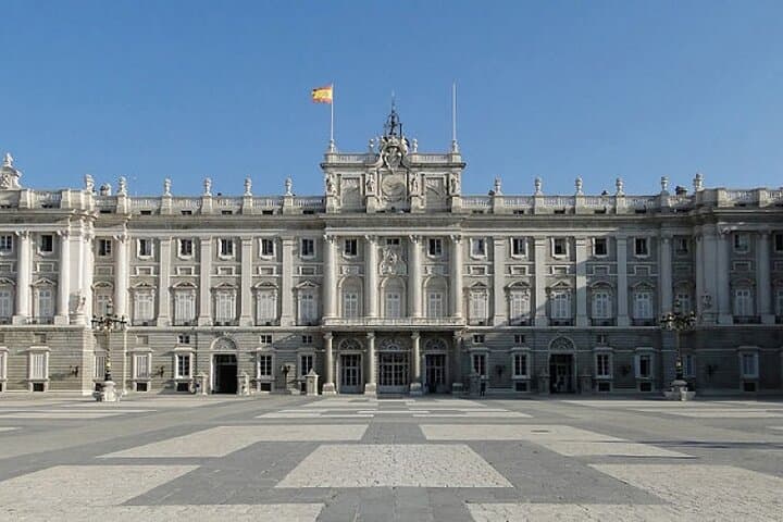 Madrid Scavenger Hunt: Puerta del Sol, San Miguel Market & Royal Secrets photo 4