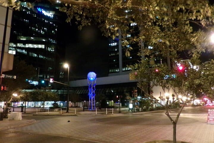 Lake Eola Scavenger Hunt: Orlando Art & Waterfront Self-Guided Adventure photo 4