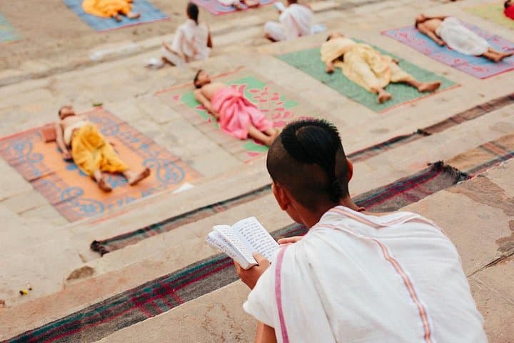 Varanasi Sunrise and Morning Downtown Walking Tour on the Ganges photo 5