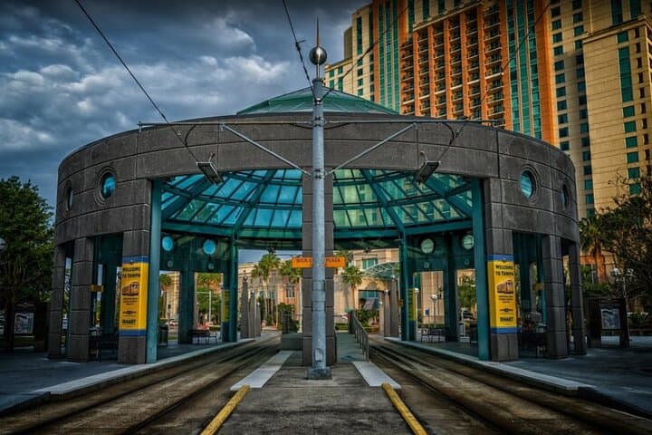 Tampa Scavenger Hunt: Riverwalk Blue Bay & Green Spaces Walking Game photo 5