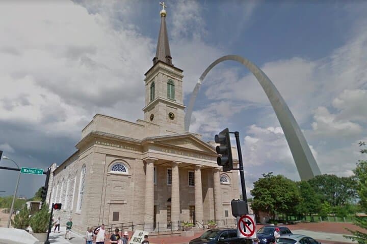 St. Louis Scavenger Hunt — Gateway to the West Walking Adventure photo 4