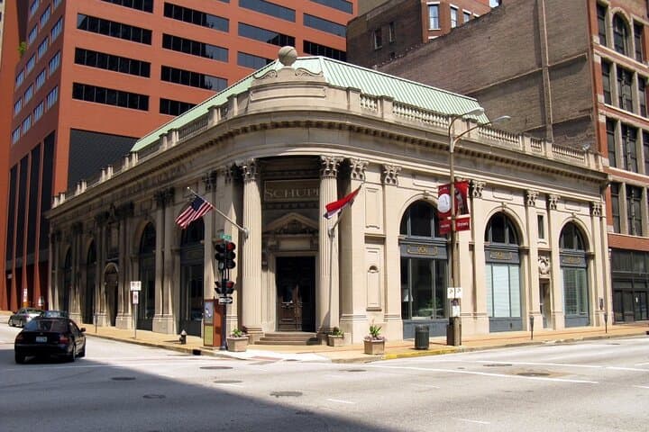 St. Louis Scavenger Hunt — Gateway to the West Walking Adventure photo 6