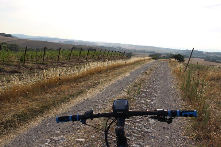 E-Bike Chianti Tour from Siena: Monteriggioni, Farm Lunch & Wine Tasting photo 4