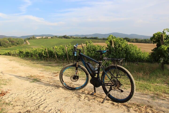 E-Bike Chianti Tour from Siena: Monteriggioni, Farm Lunch & Wine Tasting photo 6