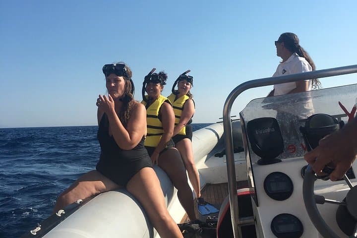 Private Sounio Cruise: Poseidon Temple, Snorkeling & Swimming from Athens photo 3