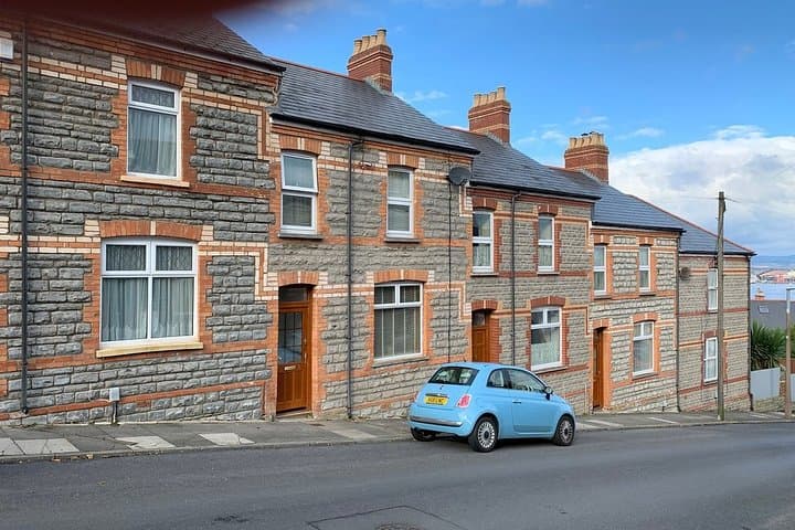 Penarth Guided Walking Tour: Coastal History, Pier Views & Local Eats photo 5