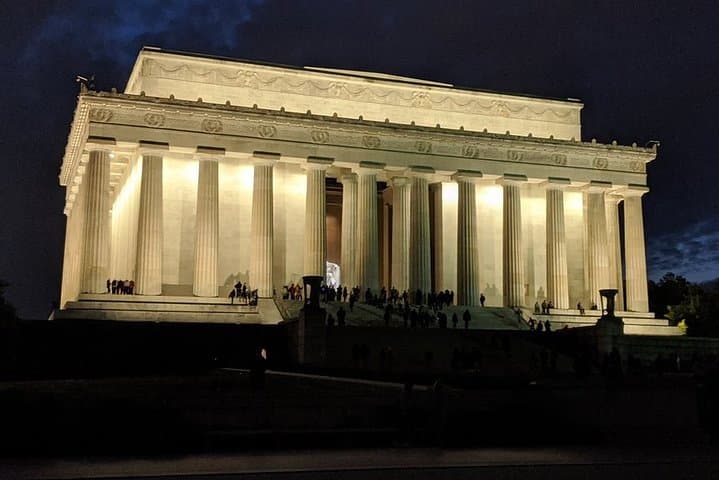 Washington DC Evening Small-Group Tour: Monuments & Memorials by Night