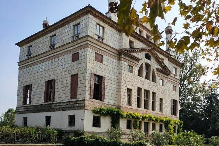 Cruise the Brenta Riviera: Venice to Padua Burchiello Full-Day Boat Tour photo 3