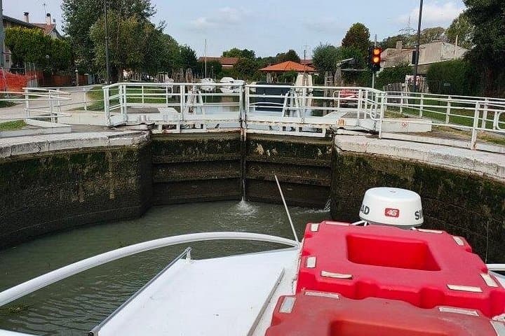 Cruise the Brenta Riviera: Venice to Padua Burchiello Full-Day Boat Tour photo 4