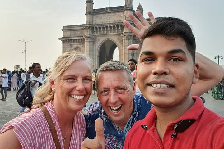 Explore Mumbai's Vibrant Nightlife on a Private Tour photo 3