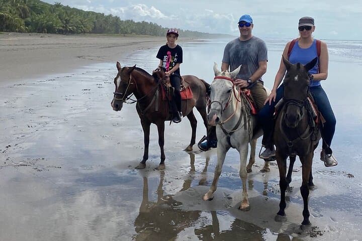 Beach Horseback Ride Near Jaco: 2-Hour Guided Coastal Adventure photo 6