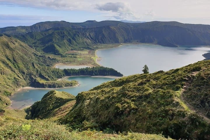 Half-Day 4x4 Tour to Lagoa do Fogo: Explore São Miguel’s Central Caldera photo 3