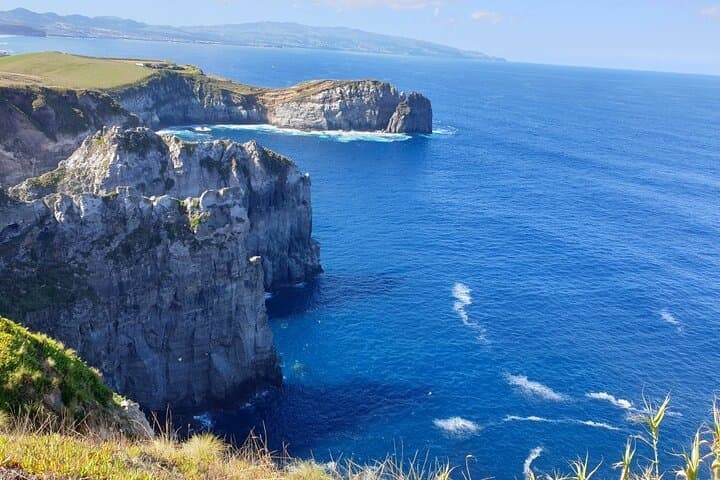 Half-Day 4x4 Tour to Lagoa do Fogo: Explore São Miguel’s Central Caldera photo 4