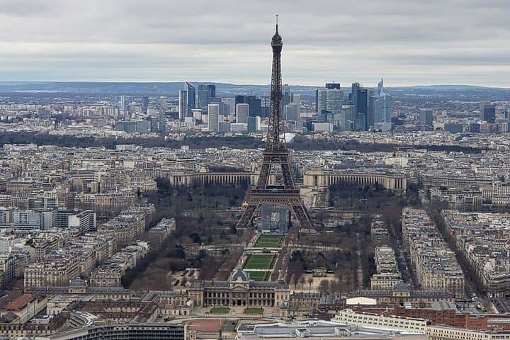 Paris in Three Hours: Half-Day Private Walking Tour of the Louvre, Champs-Élysées & Eiffel photo 6